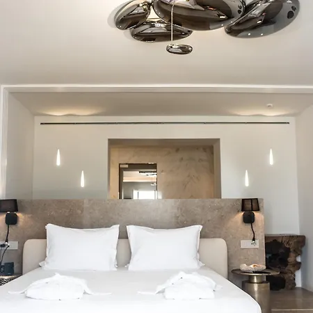 νumi Boutique