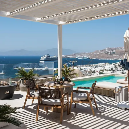νumi Boutique Hotel